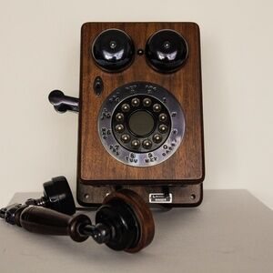 Vintage telephone / rotary phone